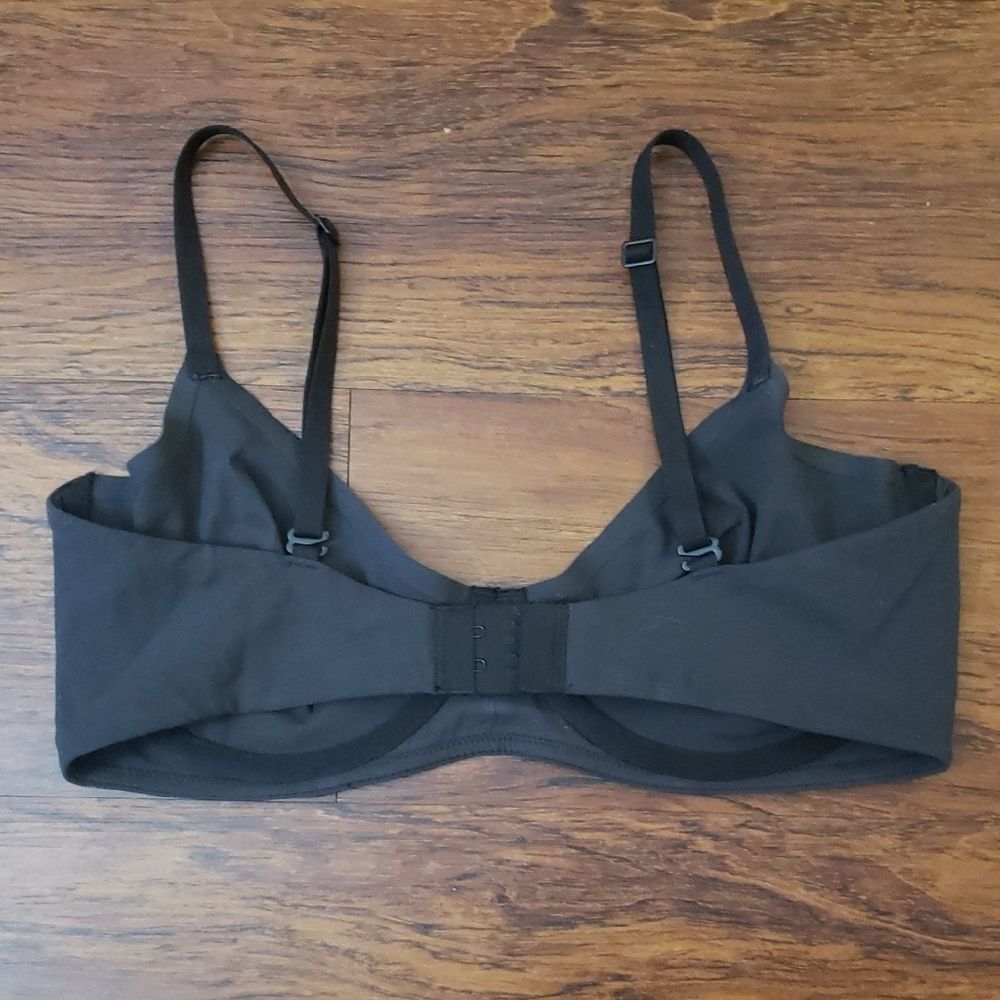 SKIMS Women's Black Bra Size 34D Comfy Loungewear Trendy Casual Chic Feminine - Picture 2 of 3